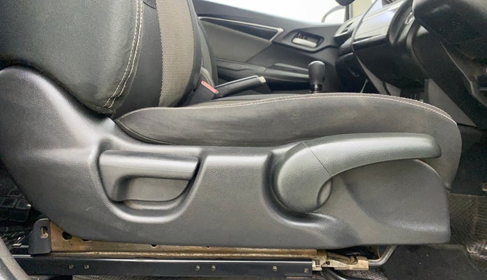 2017 Honda WR-V 1.5L I-DTEC VX MT, Diesel, Manual, 1,39,018 km, Driver Side Adjustment Panel