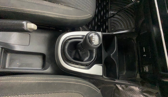 2017 Honda WR-V 1.5L I-DTEC VX MT, Diesel, Manual, 1,39,018 km, Gear Lever