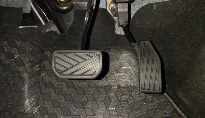2024 Maruti Baleno DELTA 1.2 AGS, Petrol, Automatic, 30,517 km, Pedals