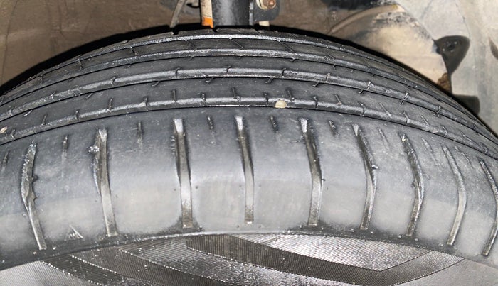 2024 Maruti Baleno DELTA 1.2 AGS, Petrol, Automatic, 30,517 km, Right Front Tyre Tread