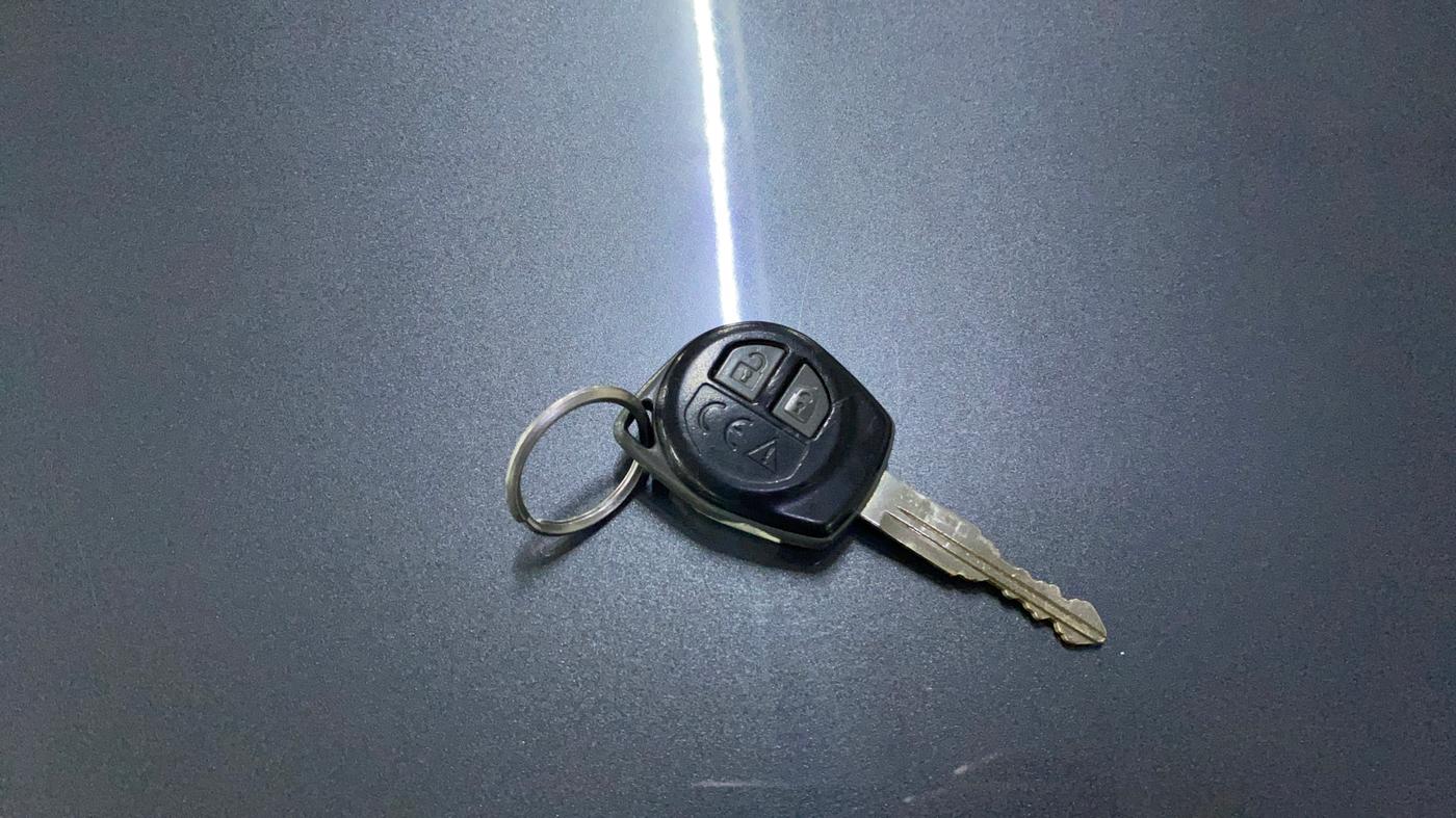 2024 Maruti Baleno DELTA 1.2 AGS, Petrol, Automatic, 30,517 km, Key Close Up