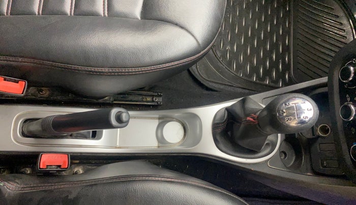 2017 Renault Duster 85 PS RXS MT DIESEL, Diesel, Manual, 1,00,850 km, Gear Lever