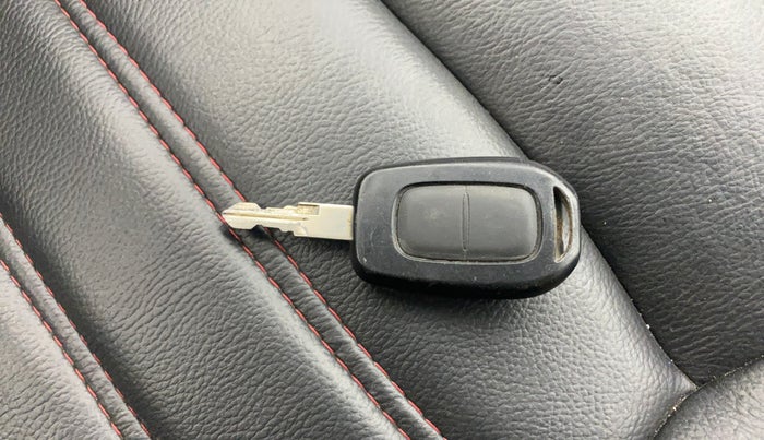 2017 Renault Duster 85 PS RXS MT DIESEL, Diesel, Manual, 1,00,850 km, Key Close Up