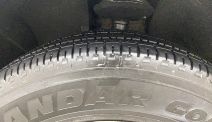 2017 Renault Duster 85 PS RXS MT DIESEL, Diesel, Manual, 1,00,850 km, Left Front Tyre Tread