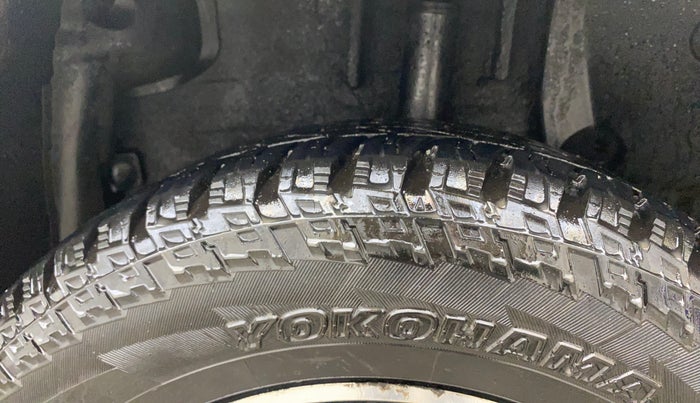 2017 Renault Duster 85 PS RXS MT DIESEL, Diesel, Manual, 1,00,850 km, Left Rear Tyre Tread