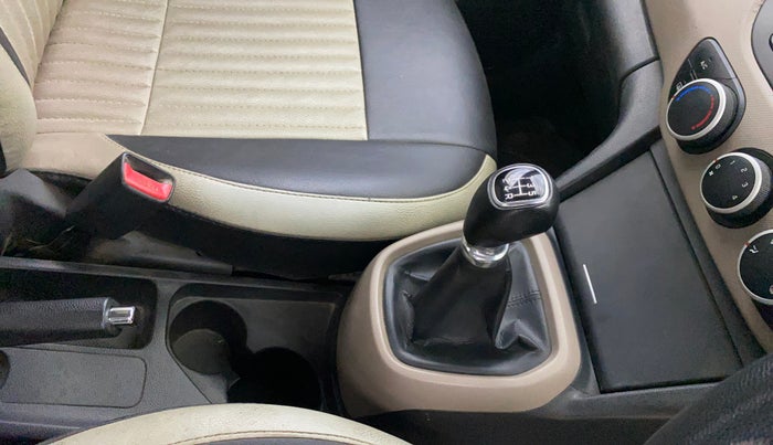 2015 Hyundai Xcent S 1.2, Petrol, Manual, 38,366 km, Gear Lever