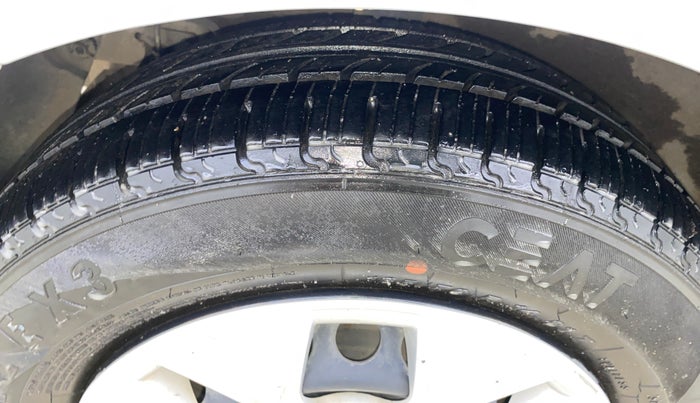 2015 Hyundai Xcent S 1.2, Petrol, Manual, 38,366 km, Right Rear Tyre Tread