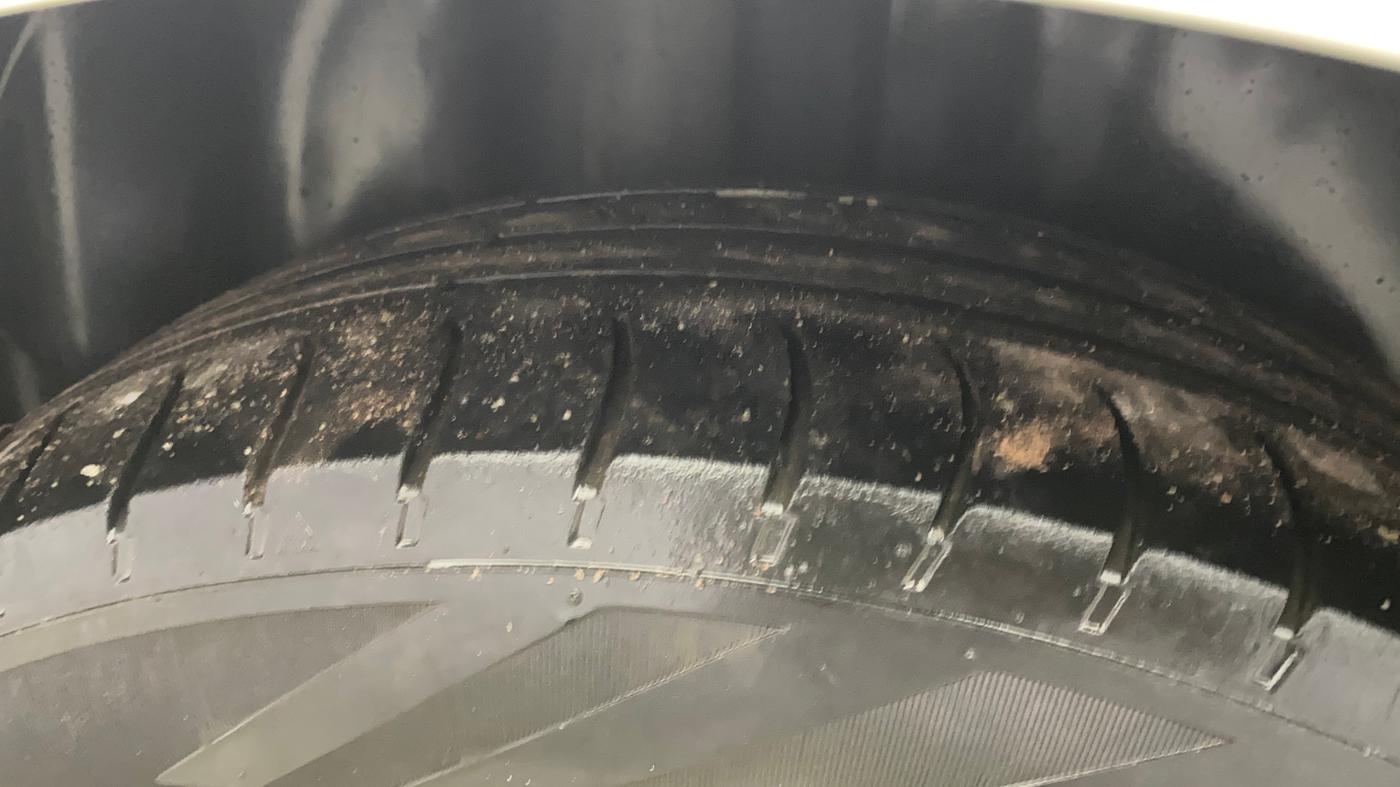 2019 Volkswagen Ameo TRENDLINE 1.0L, CNG, Manual, 86,500 km, Right Rear Tyre Tread