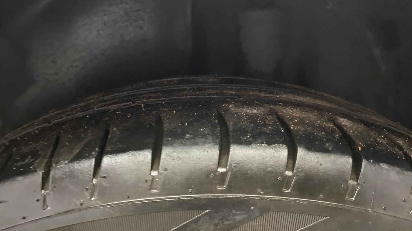 2019 Volkswagen Ameo TRENDLINE 1.0L, CNG, Manual, 86,500 km, Left Rear Tyre Tread