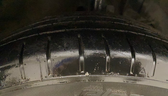 2016 Maruti Baleno ALPHA PETROL 1.2, Petrol, Manual, 91,284 km, Right Front Tyre Tread