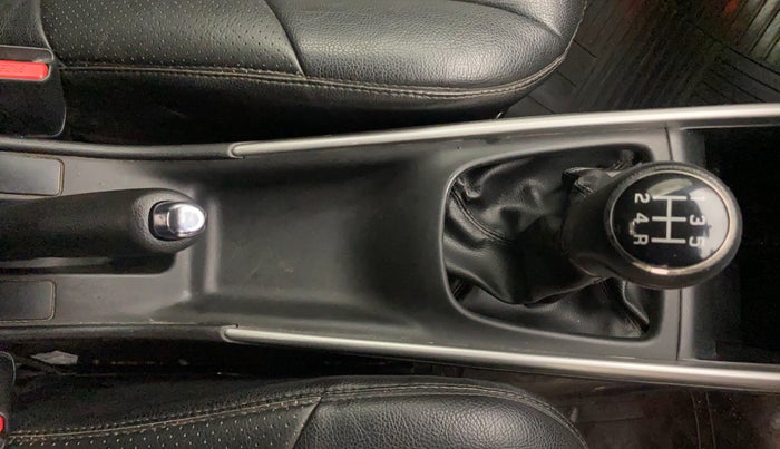 2016 Maruti Baleno ALPHA PETROL 1.2, Petrol, Manual, 91,284 km, Gear Lever