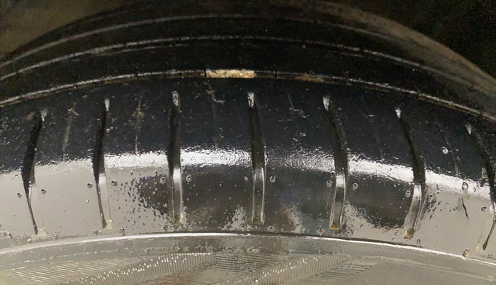 2016 Maruti Baleno ALPHA PETROL 1.2, Petrol, Manual, 91,284 km, Left Front Tyre Tread