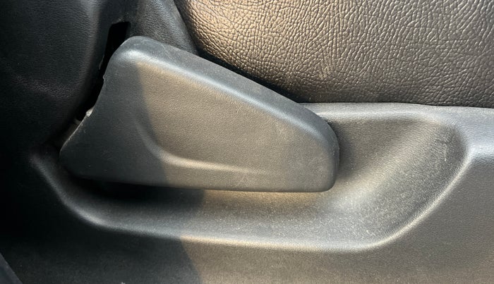 2017 Datsun Redi Go T (O), Petrol, Manual, 85,636 km, Driver Side Adjustment Panel