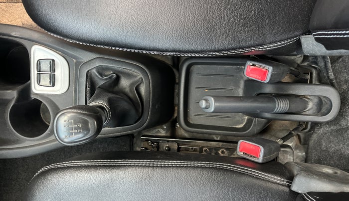 2017 Datsun Redi Go T (O), Petrol, Manual, 85,636 km, Gear Lever