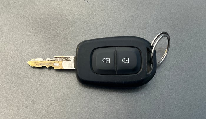 2017 Datsun Redi Go T (O), Petrol, Manual, 85,636 km, Key Close Up