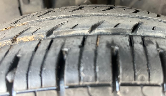 2017 Datsun Redi Go T (O), Petrol, Manual, 85,636 km, Left Front Tyre Tread