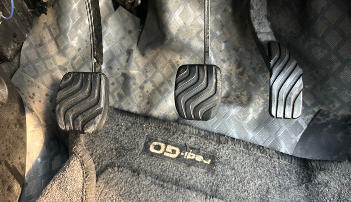 2017 Datsun Redi Go T (O), Petrol, Manual, 85,636 km, Pedals