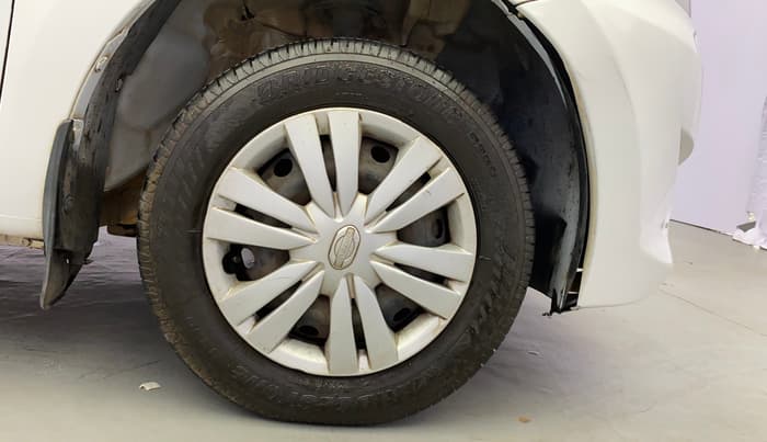 2014 Datsun Go T, Petrol, Manual, 61,184 km, Right Front Wheel