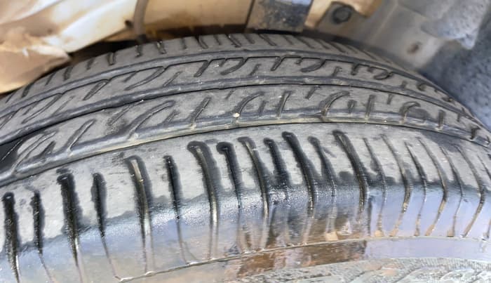 2014 Datsun Go T, Petrol, Manual, 61,184 km, Right Front Tyre Tread