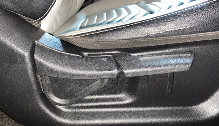 2021 KIA SONET HTX PLUS 1.0 IMT, Petrol, Manual, 62,859 km, Driver Side Adjustment Panel