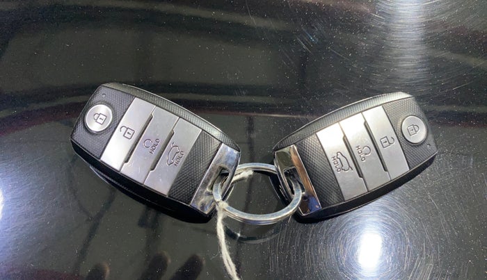 2021 KIA SONET HTX PLUS 1.0 IMT, Petrol, Manual, 62,859 km, Key Close Up