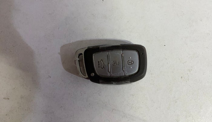 2015 Hyundai Verna FLUIDIC 4S 1.6 VTVT SX, Petrol, Manual, 68,525 km, Key Close Up