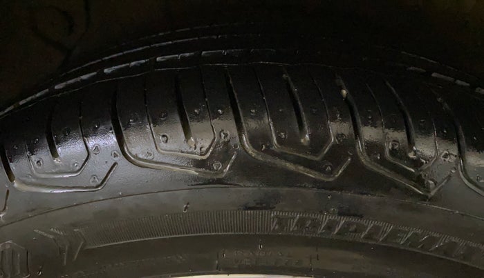 2015 Hyundai Verna FLUIDIC 4S 1.6 VTVT SX, Petrol, Manual, 68,525 km, Right Rear Tyre Tread