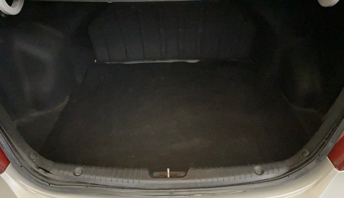 2015 Hyundai Verna FLUIDIC 4S 1.6 VTVT SX, Petrol, Manual, 68,525 km, Boot Inside