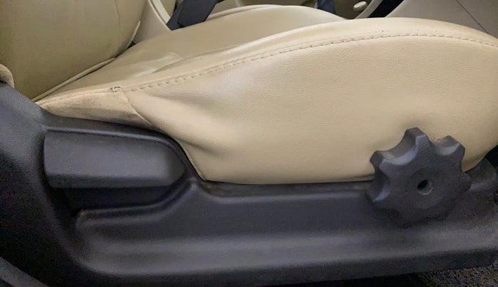 2015 Hyundai Verna FLUIDIC 4S 1.6 VTVT SX, Petrol, Manual, 68,525 km, Driver Side Adjustment Panel