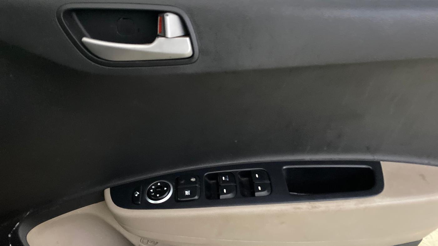 2014 Hyundai Grand i10 ASTA AT 1.2 KAPPA VTVT, Petrol, Automatic, 68,216 km, Driver Side Door Panels Control