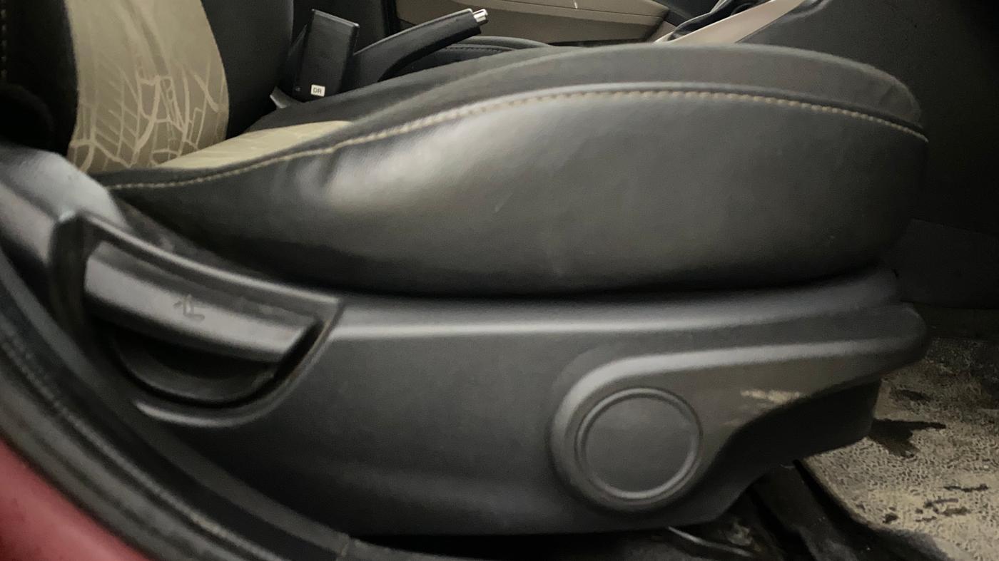 2014 Hyundai Grand i10 ASTA AT 1.2 KAPPA VTVT, Petrol, Automatic, 68,216 km, Driver Side Adjustment Panel