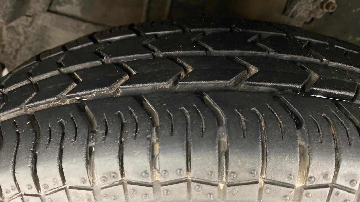 2013 Maruti Swift VDI, Diesel, Manual, 50,384 km, Left Front Tyre Tread