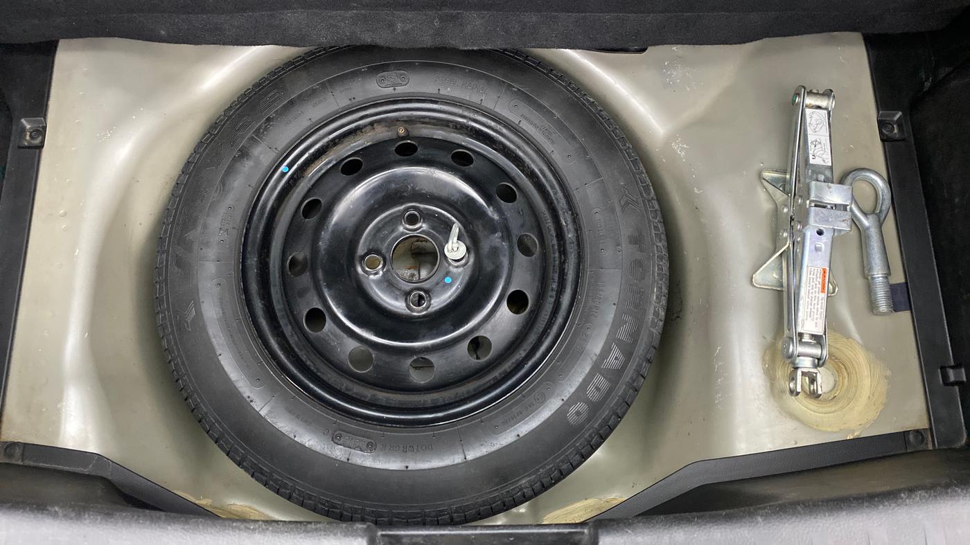 2013 Maruti Swift VDI, Diesel, Manual, 50,384 km, Spare Tyre