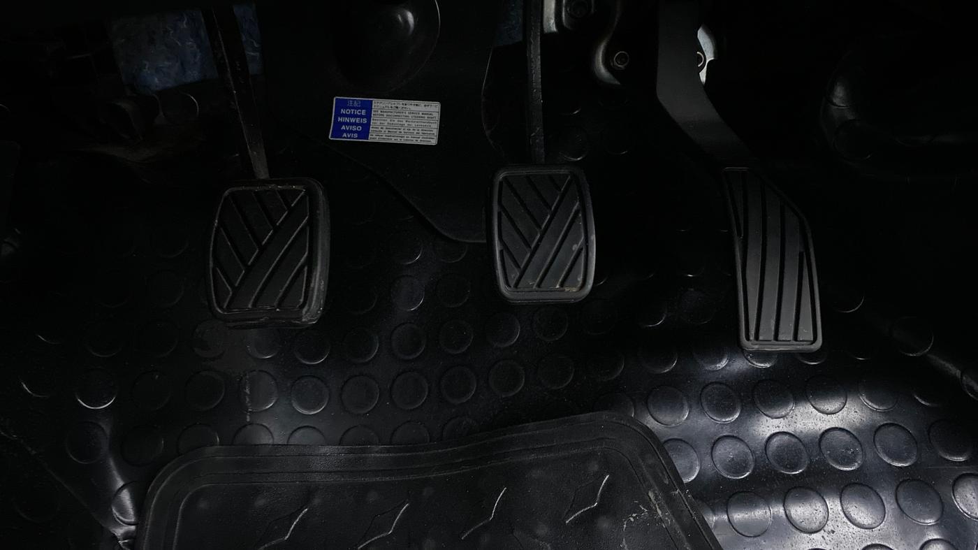 2016 Maruti Swift VXI OPT, Petrol, Manual, 27,254 km, Pedals