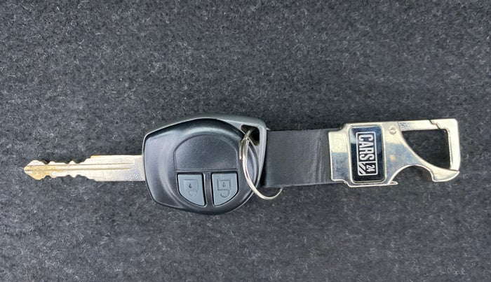2016 Maruti Swift VXI OPT, Petrol, Manual, 27,254 km, Key Close Up
