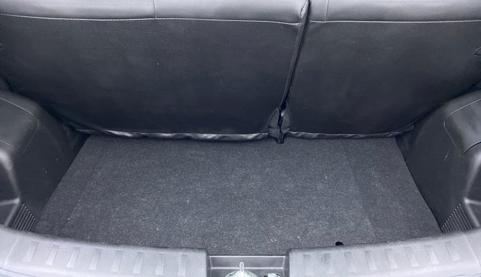 2016 Maruti Swift VXI OPT, Petrol, Manual, 27,254 km, Boot Inside