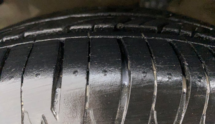 2015 Maruti Celerio VXI, Petrol, Manual, 47,726 km, Left Front Tyre Tread