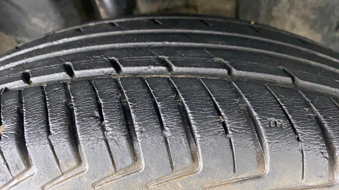 2018 Renault Kwid RXL, Petrol, Manual, 48,195 km, Right Front Tyre Tread