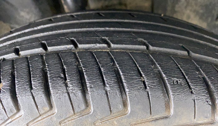 2018 Renault Kwid RXL, Petrol, Manual, 48,195 km, Right Front Tyre Tread