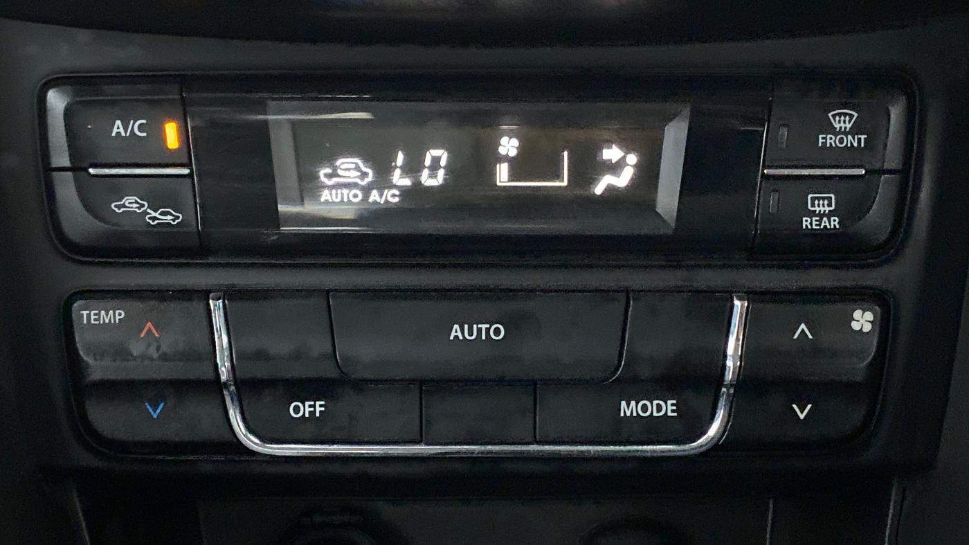 2022 Toyota URBAN CRUISER HIGH AT, Petrol, Automatic, 15,977 km, Automatic Climate Control