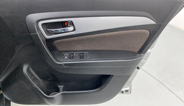2022 Toyota URBAN CRUISER HIGH AT, Petrol, Automatic, 15,977 km, Driver Side Door Panels Control