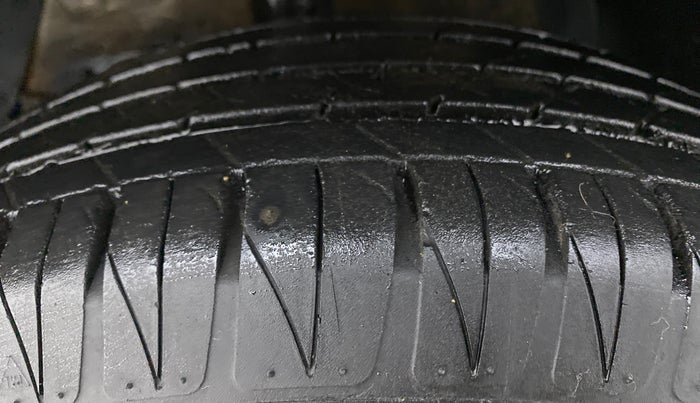 2022 Toyota URBAN CRUISER HIGH AT, Petrol, Automatic, 15,977 km, Left Front Tyre Tread