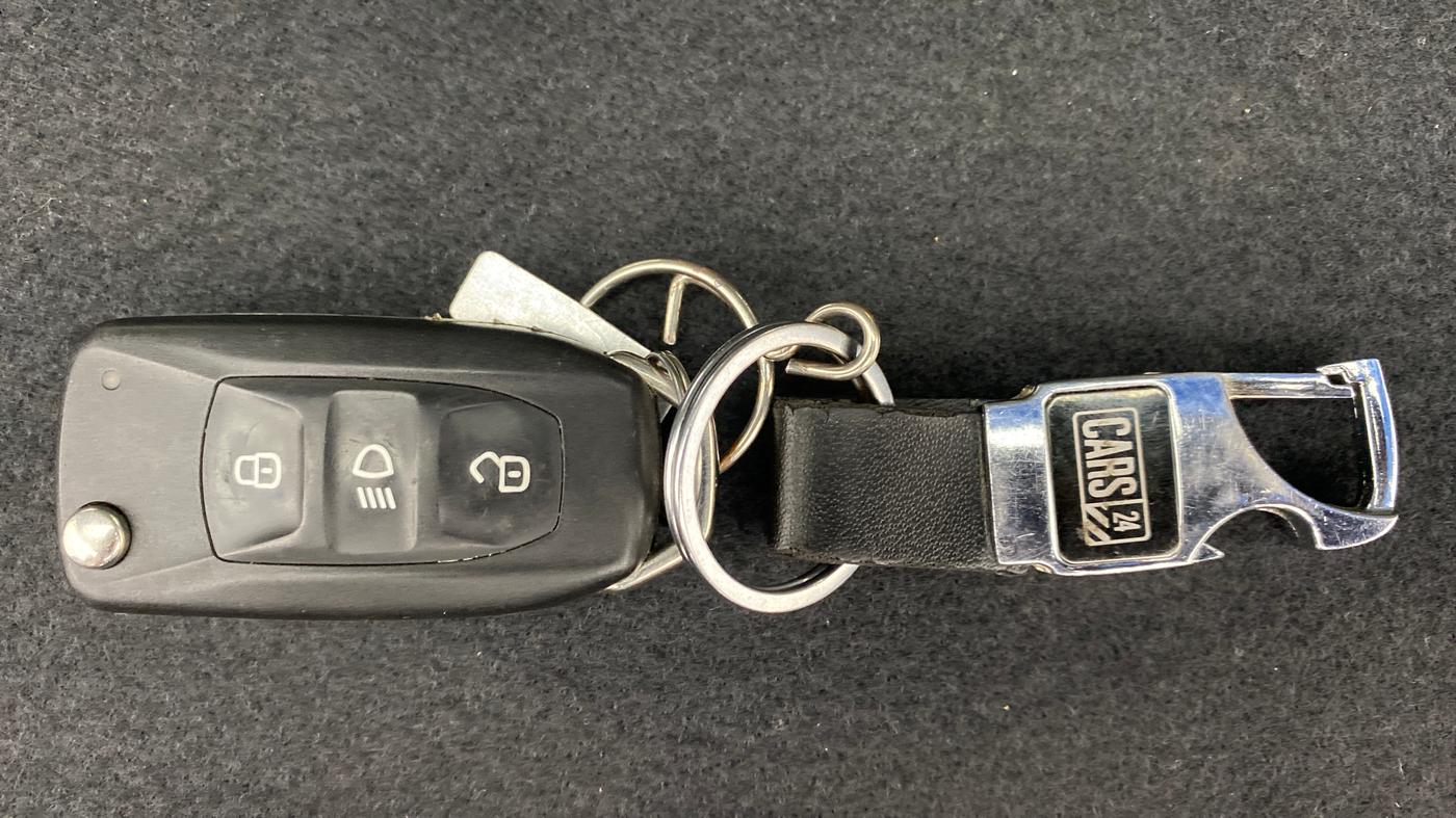 2020 Tata Tiago XZ+ 1.2 Revotron, Petrol, Manual, 9,686 km, Key Close Up