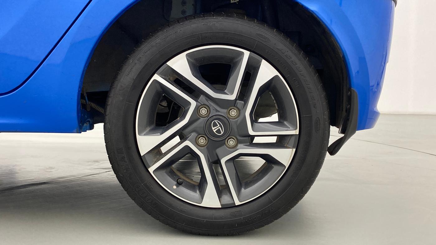 2020 Tata Tiago XZ+ 1.2 Revotron, Petrol, Manual, 9,686 km, Left Rear Wheel