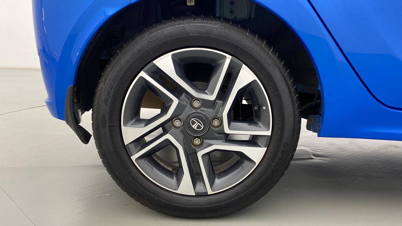 2020 Tata Tiago XZ+ 1.2 Revotron, Petrol, Manual, 9,686 km, Right Rear Wheel