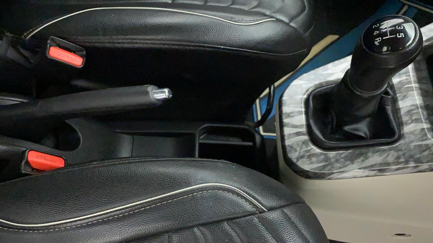 2019 Maruti New Wagon-R VXI 1.2, Petrol, Manual, 50,007 km, Gear Lever