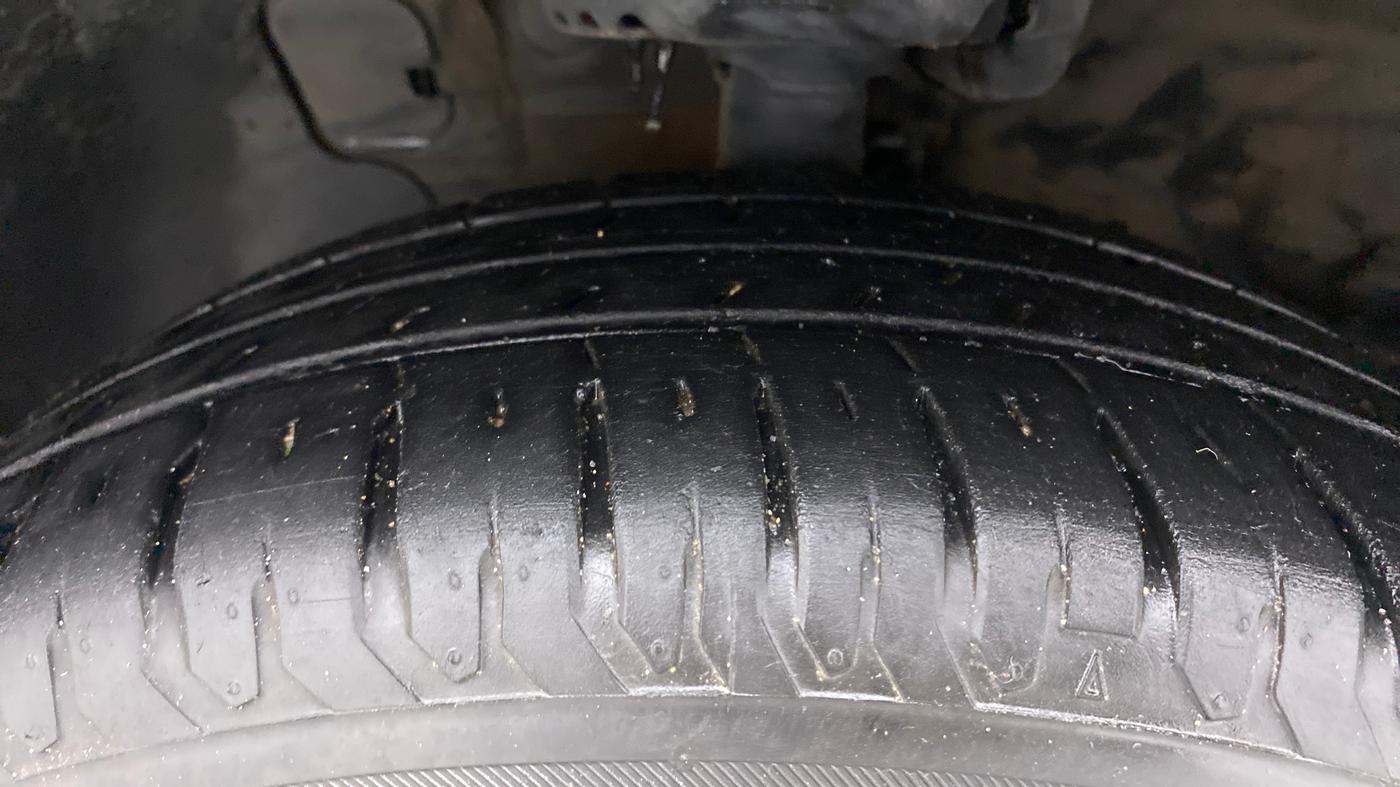 2021 Hyundai Verna SX 1.5 VTVT, Petrol, Manual, 19,214 km, Left Front Tyre Tread