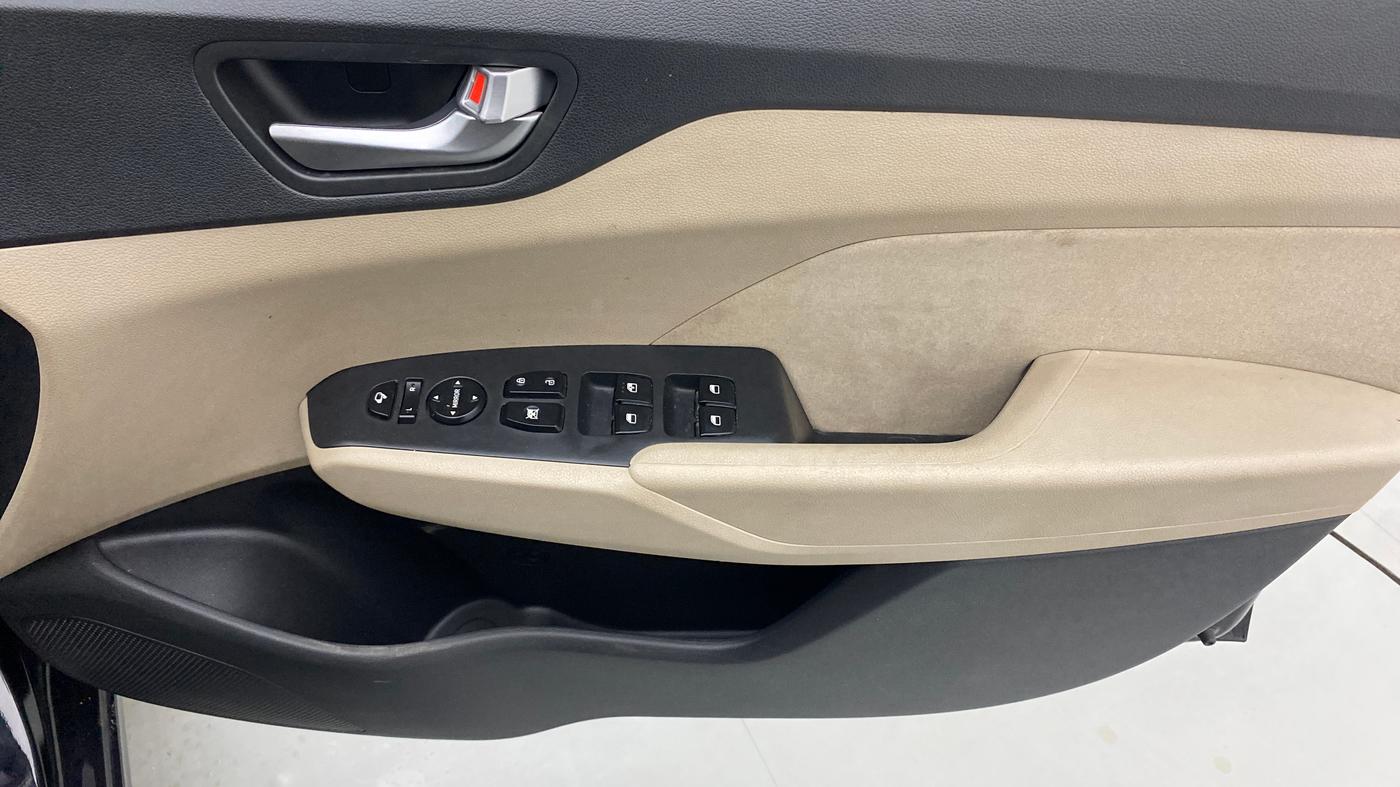 2021 Hyundai Verna SX 1.5 VTVT, Petrol, Manual, 19,214 km, Driver Side Door Panels Control
