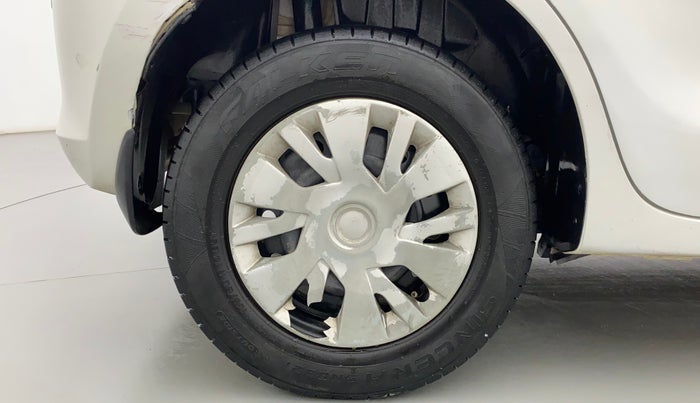 2018 Maruti Swift VXI, Petrol, Manual, 1,20,134 km, Right Rear Wheel