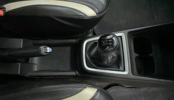 2018 Maruti Swift VXI, Petrol, Manual, 1,20,134 km, Gear Lever